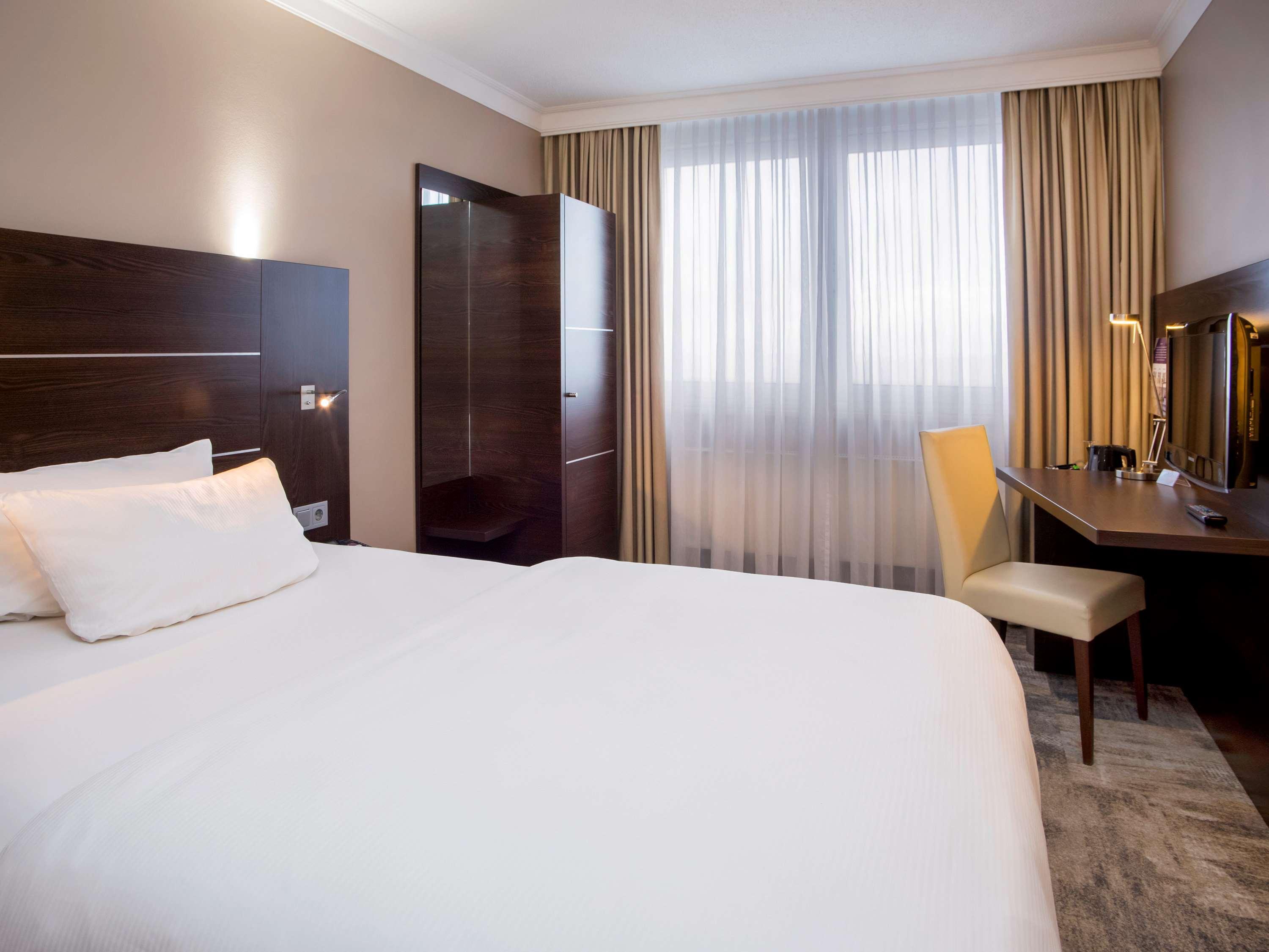 Mercure Hotel Люденшайд Экстерьер фото